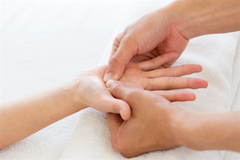 Benefits-of-Hand-Massage-Therapy-for-Seniors.jpg